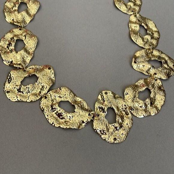 Elegant Gold Statement Necklace A1211 - Picture 5 of 5